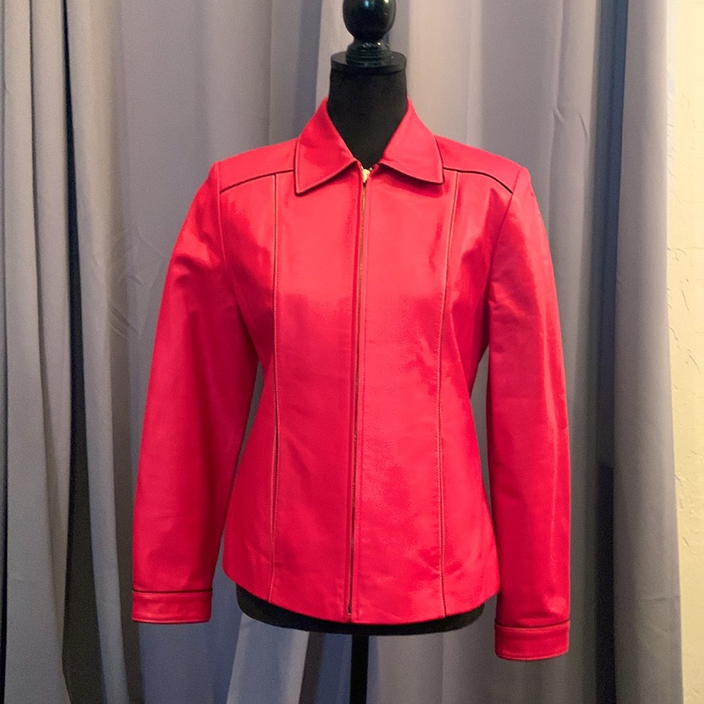 CLASSY & SEXY St. John Sport w/ pockets. Immaculate condition. Bright Red